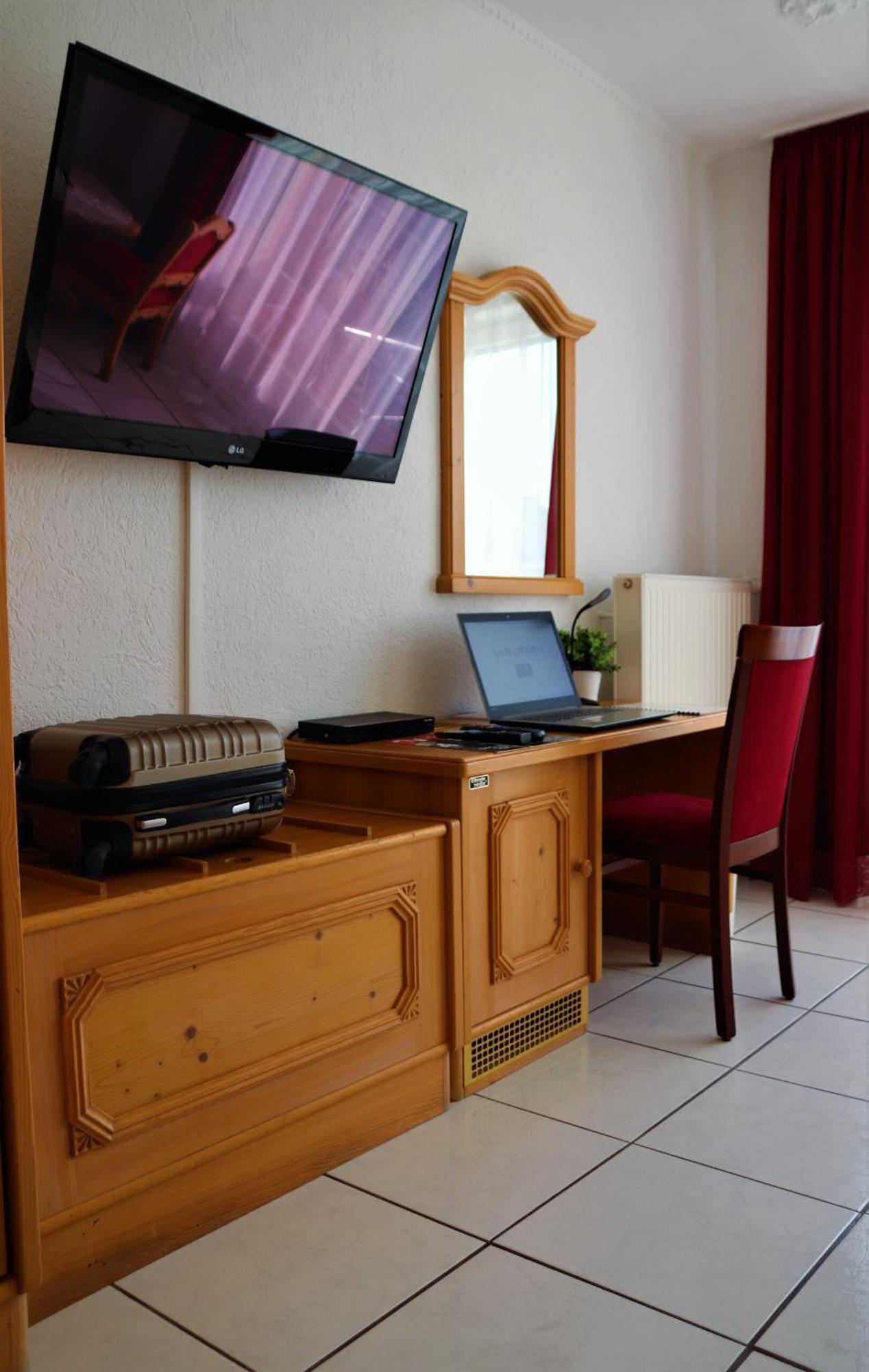 Hotel Weinhaus Wiedemann กินส์ไฮม์-กุสตาฟส์บวร์ก ห้อง รูปภาพ